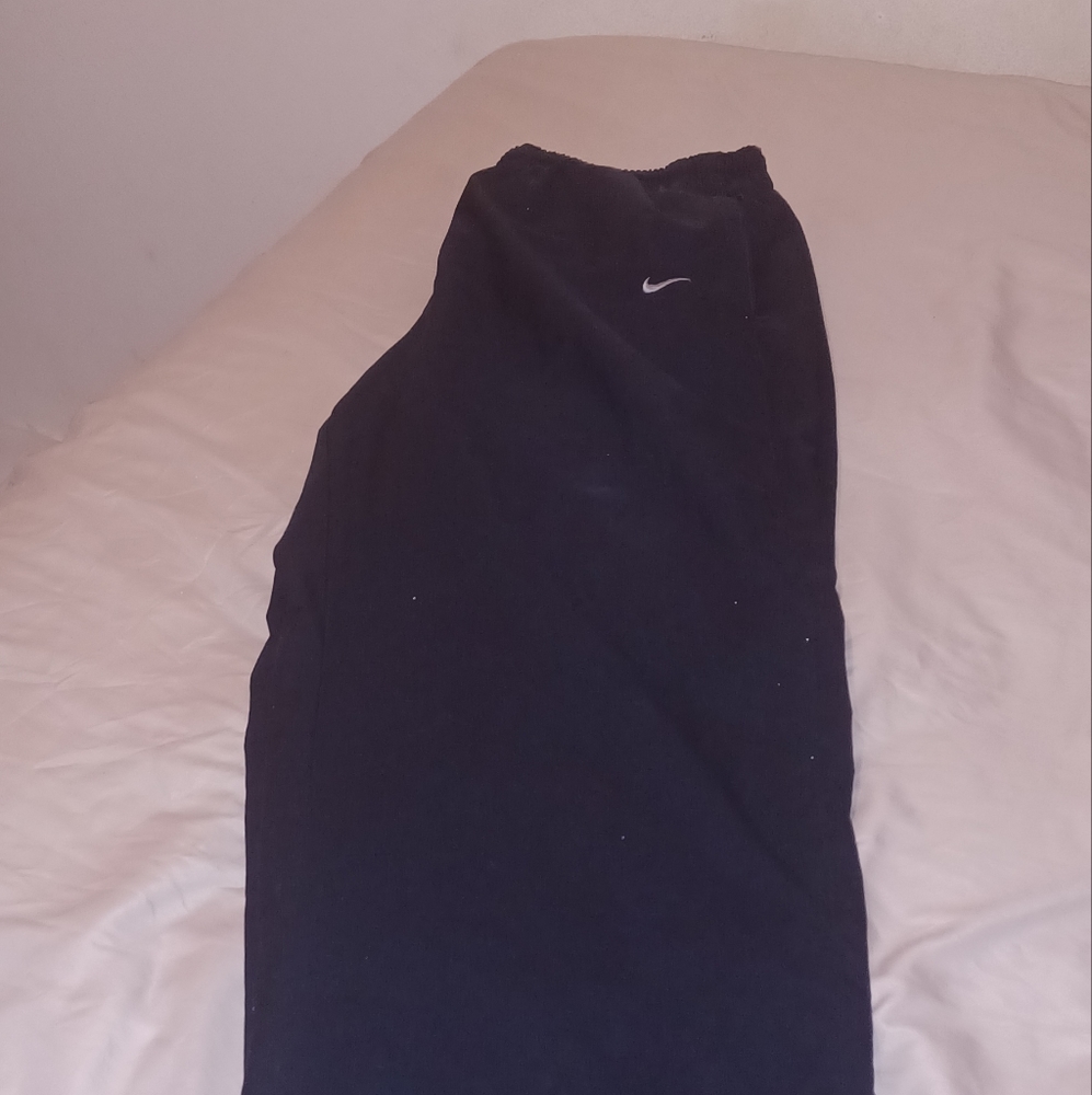 nike pants swoosh